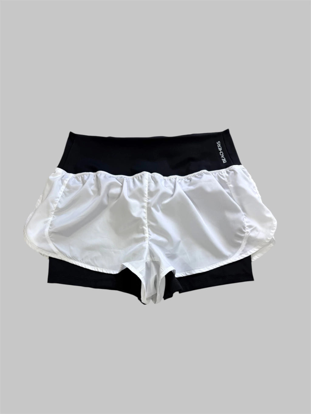 Bermuda Short Active Virgínia com Bolso Zíper no Cós Atrás Beachers