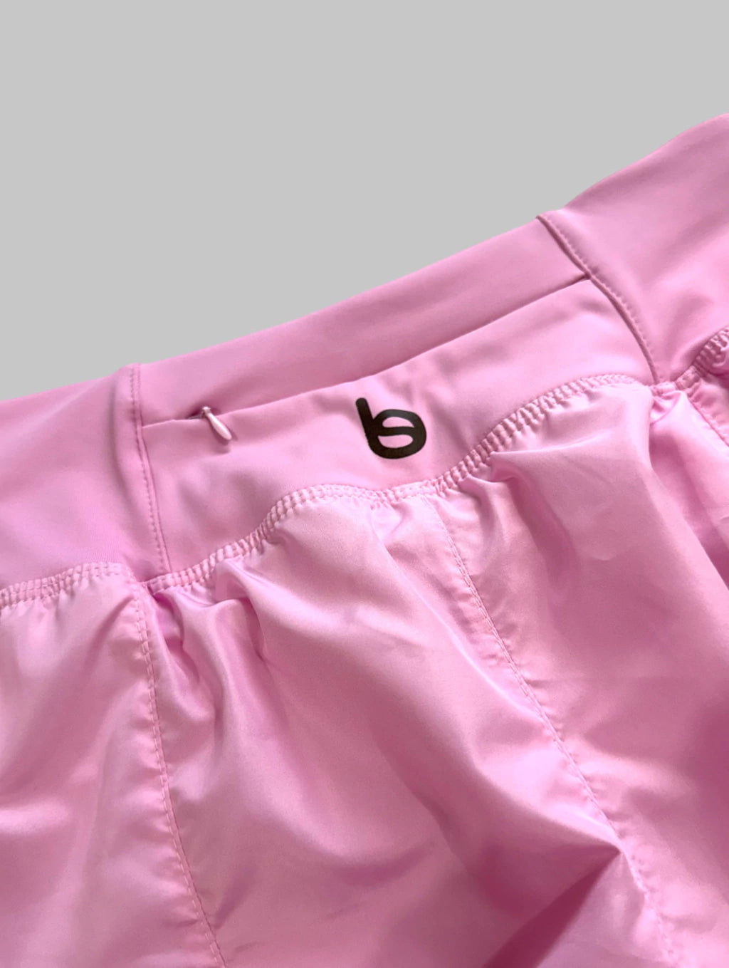 Bermuda Short Active Virgínia com Bolso Zíper no Cós Atrás Beachers