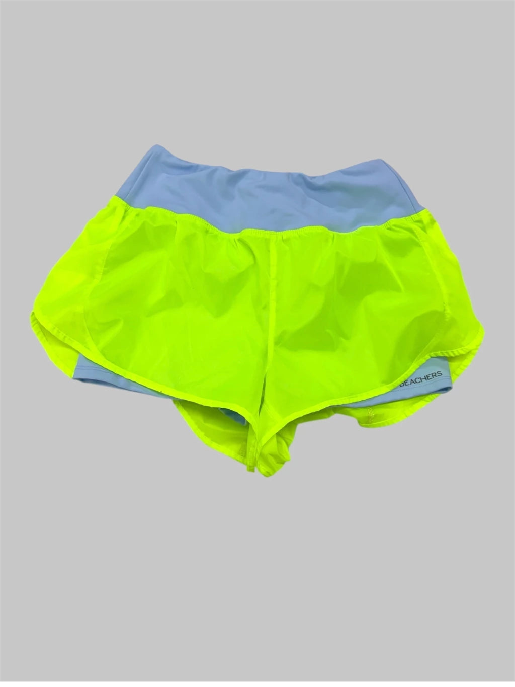 Bermuda Short Active Virgínia com Bolso Zíper no Cós Atrás Beachers
