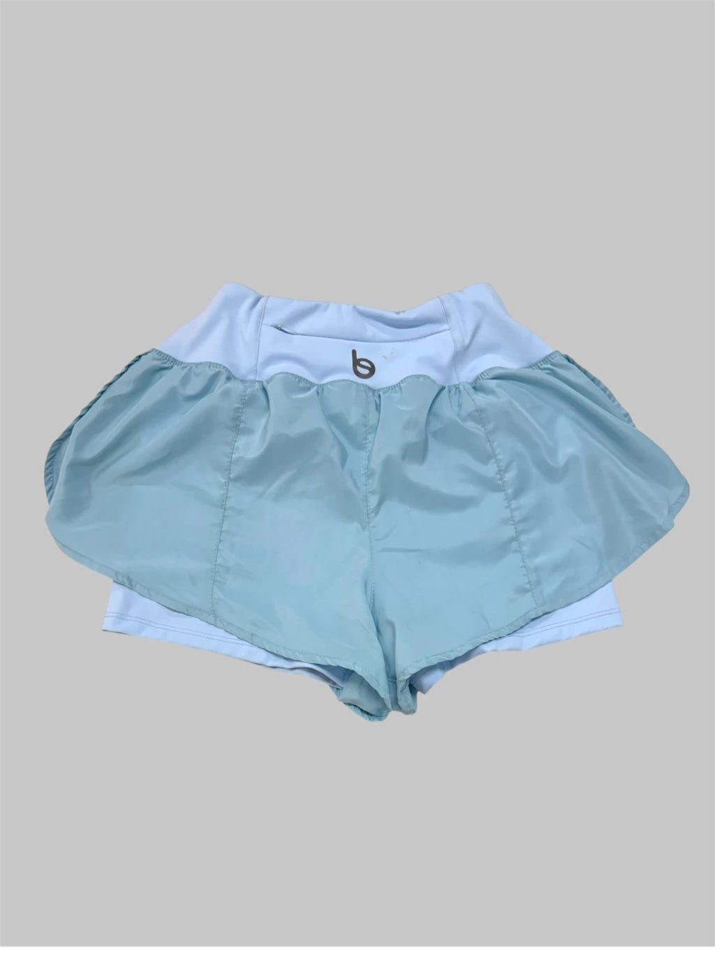 Conjunto Blusa Cropped Active Zoe e Bermuda Short Active Virgínia com Bolso Zíper no Cós Atrás Beachers