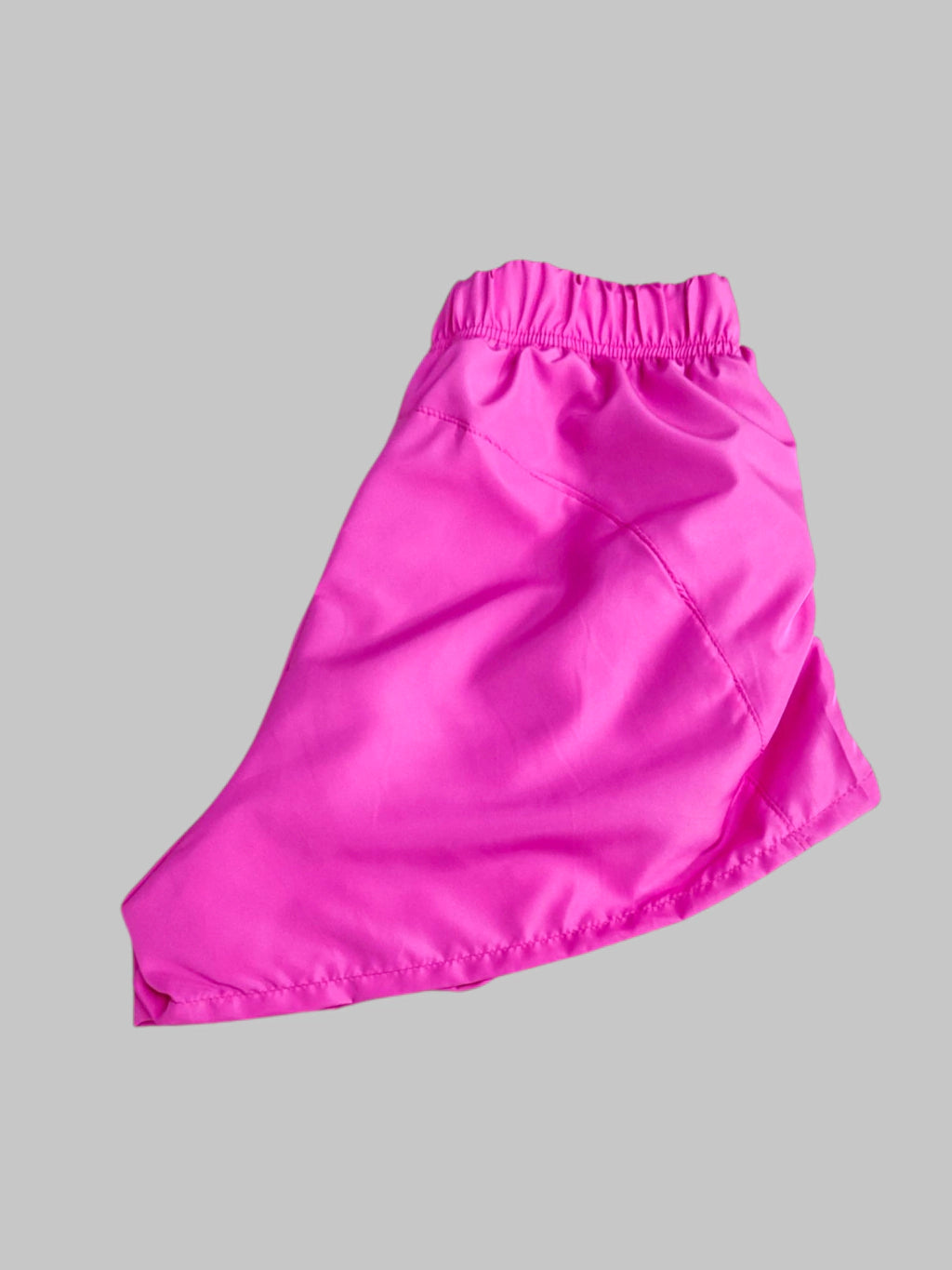 Short Fit Rebeca com Reguladores nas Laterais e Bolsos Beachers