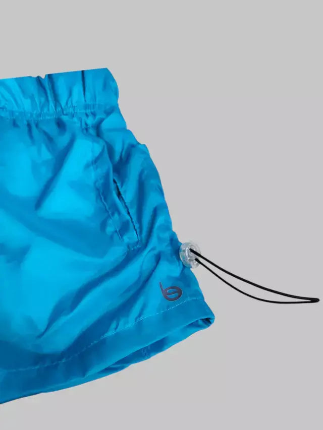 Short Fit Rebeca com Reguladores nas Laterais e Bolsos Beachers