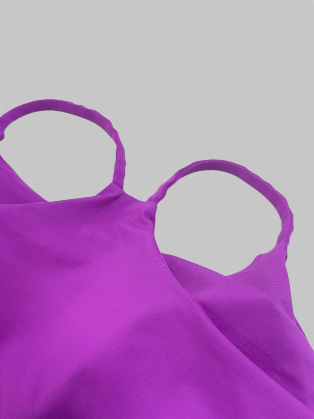 Conjunto Top Esportivo Active Alcinha Renata, Casaqueto Eva Active Acinturado e Calça Active Sophie Bolsos Laterais Beachers