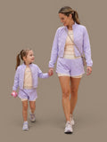 Kit Mãe e Filha Blusa Regata Active Larissa, Bermuda Short Active Bruna com Viés e Jaqueta Feminina Cropped Esportiva com Bolsos, Zíper e Gola Alta Ellen Beachers