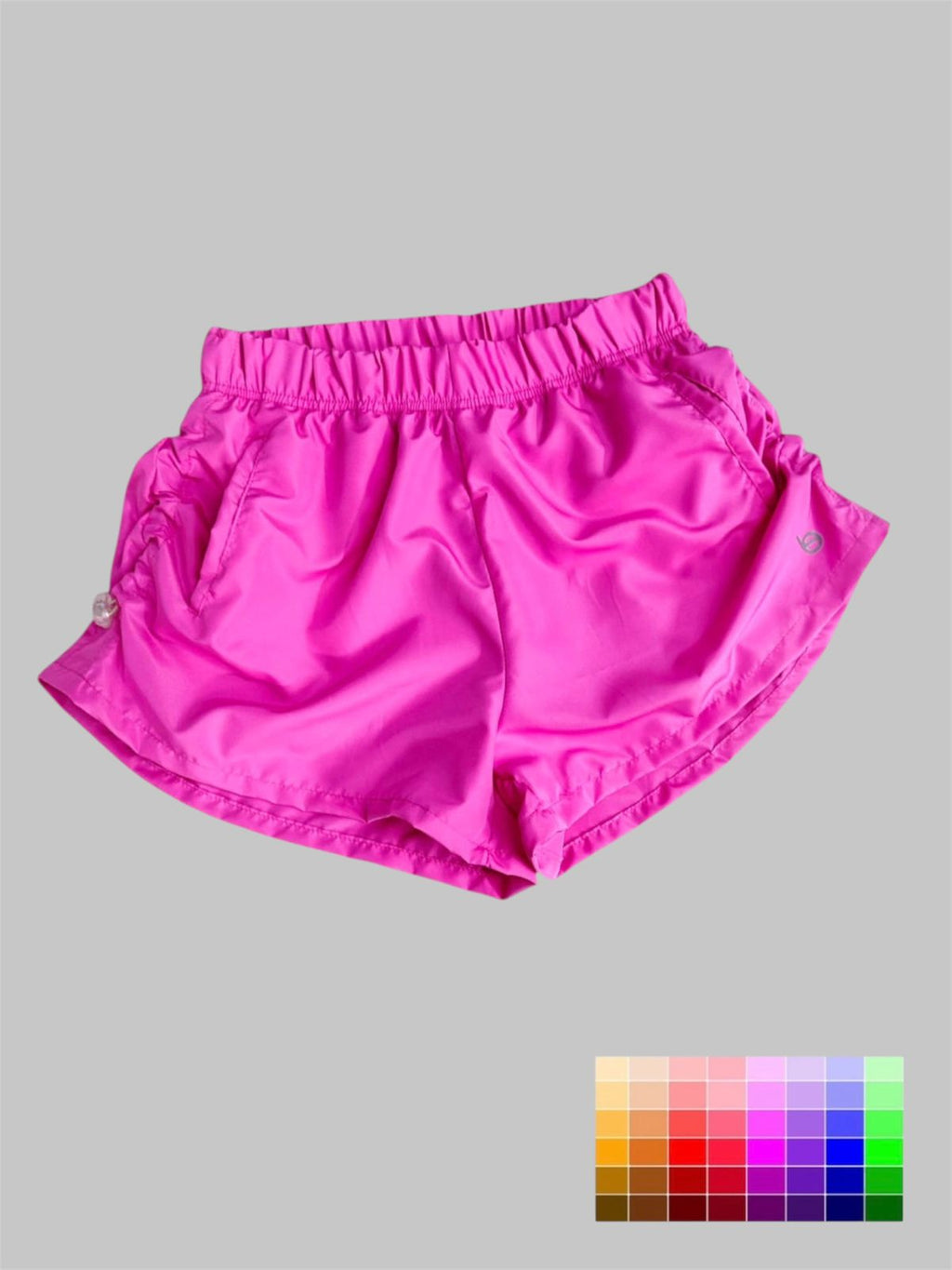 Short Fit Rebeca com Reguladores nas Laterais e Bolsos Beachers