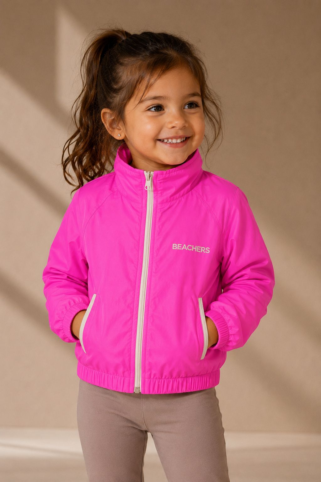 Jaqueta Infantil Feminina Cropped Esportiva com Bolsos, Zíper e Gola Alta Ellen Beachers